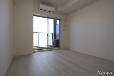 【居間・リビング】 | ディアレイシャス名古屋太閤通Ⅲ | おしゃれな居間です