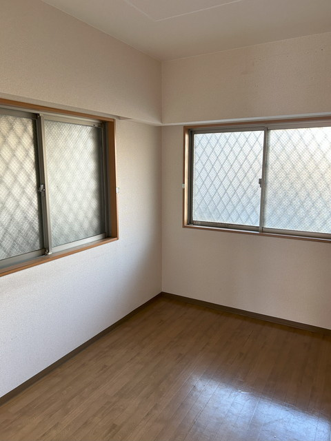 フォレストコートの洋室