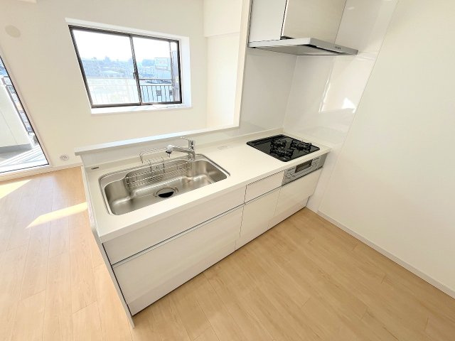 ルネ福生B棟のキッチン|水回りもリフォーム済みでキレイな状態です！