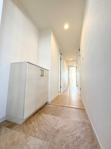 ルネ福生B棟の玄関|2025年1月撮影