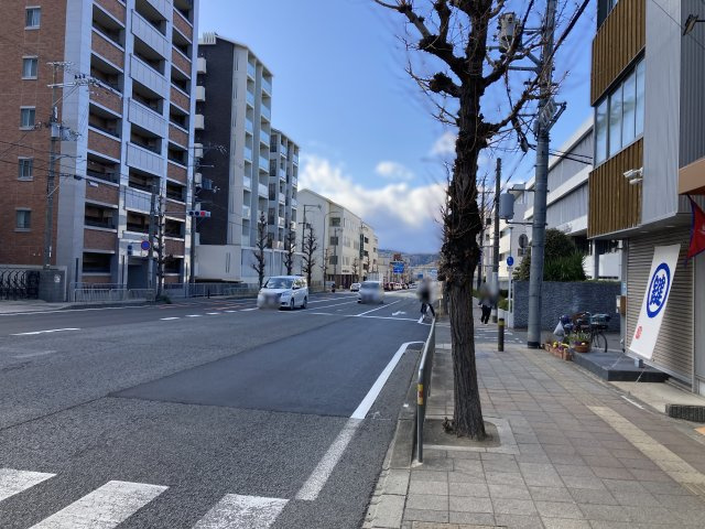 東野北井ノ上町中古戸建（収益）の前面道路含む現地写真