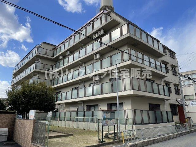カルム枚方の外観|新しい生活にいかがでしょうか？外観はお住まいの顔になります。こだわりたいポイントですね。水回りリフォームやリノベーションも承ってます。
■現地見学・資金計画相談・住宅ローン相談もお問合せ受付中■