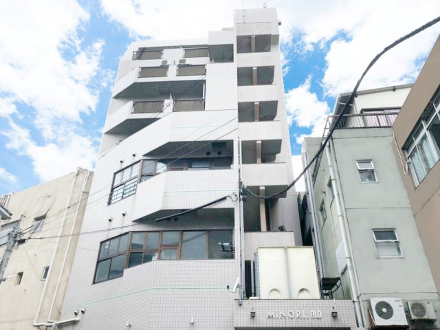 三基ビルの外観