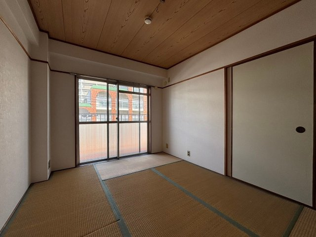 シャンボール淀川の和室