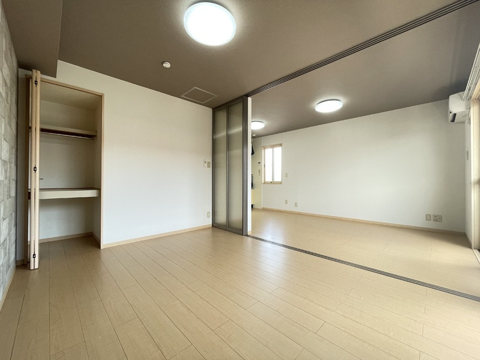 ピュアメゾン西大寺の居間・リビング