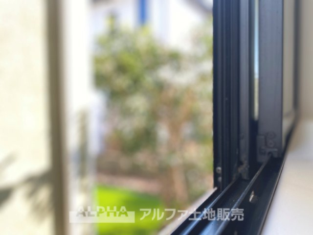 立川市柏町四丁目戸建の展望|【prospect view】
◆採光◆リビングからは透明に限りなく近い空気と採光が射し込んでくる。それは明るさと解放感溢れゆったりとしたひと時を過ごすことが出来る『light view』