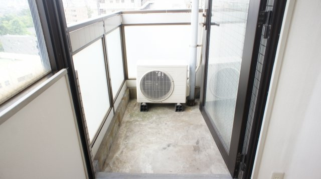 【バルコニー】 | ウィン船橋 | バルコニーからの眺めを楽しみながら食事をしませんか