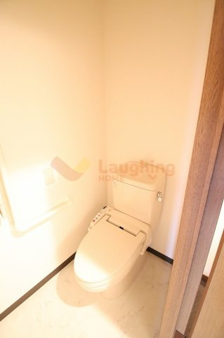 プロビデンス花畑のトイレ|落ち着いた色調のトイレです