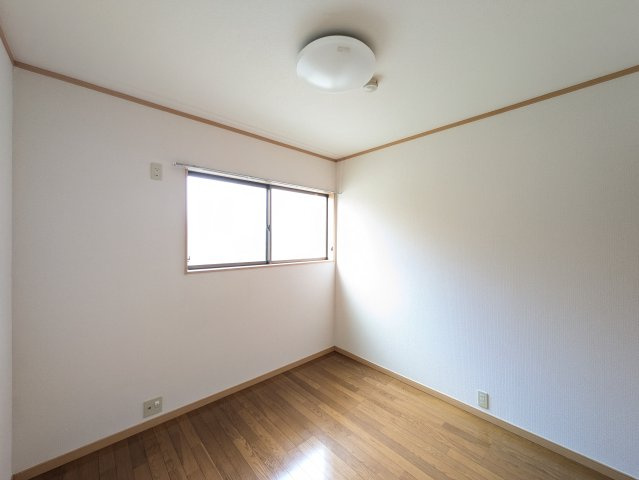 ガーデンハウス飯田IIの洋室