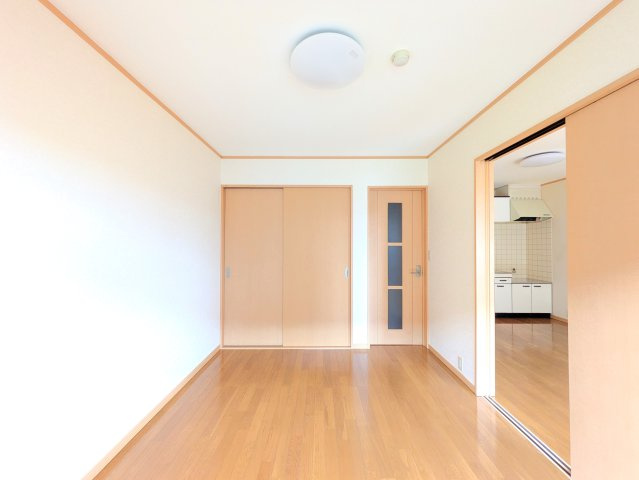 ガーデンハウス飯田IIの居間・リビング