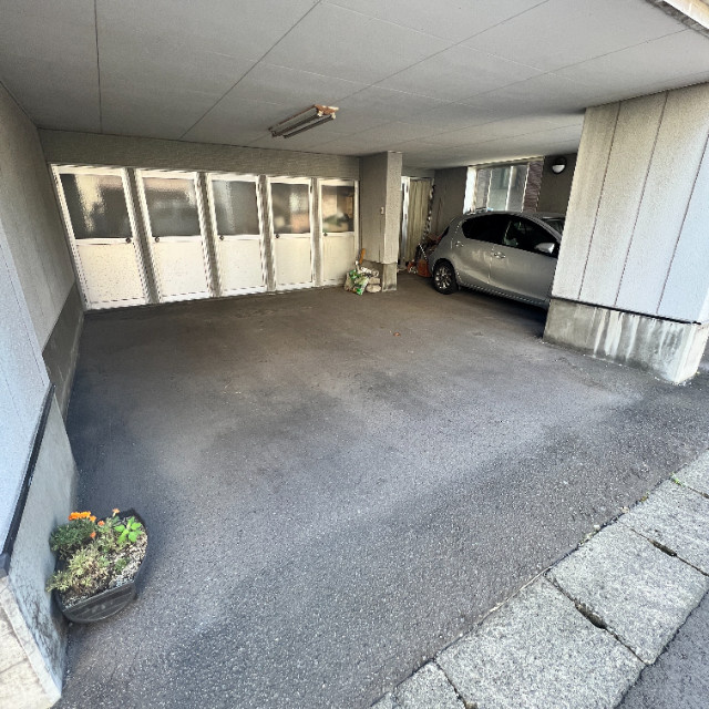 ケントヘイマの駐車場