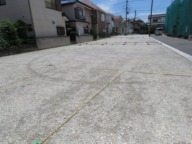的場月極駐車場の外観