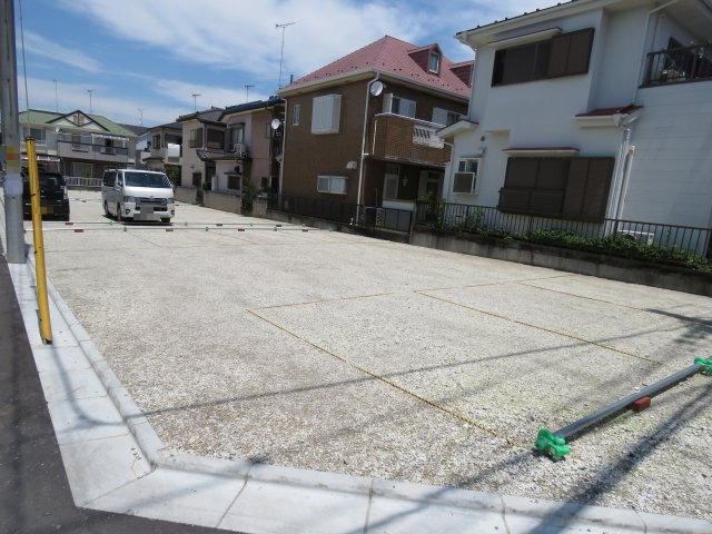 的場月極駐車場の外観