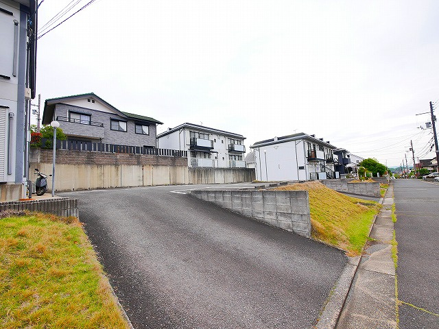 フラッグスタッフハイツBの駐車場