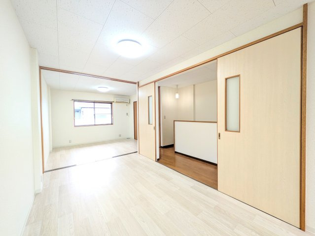 パルシャイン デルタの洋室