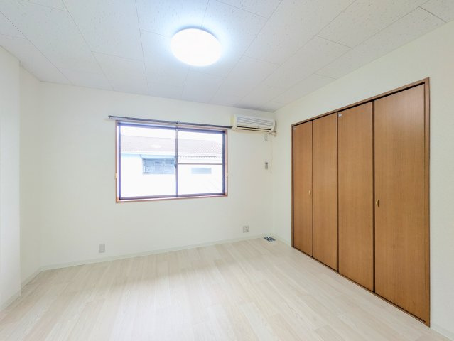 パルシャイン デルタの洋室