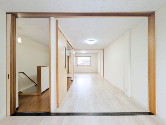 パルシャイン デルタの洋室