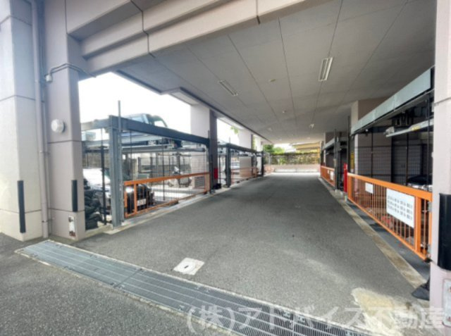 エイルヴィラ羽犬塚駅前プレステージの駐車場