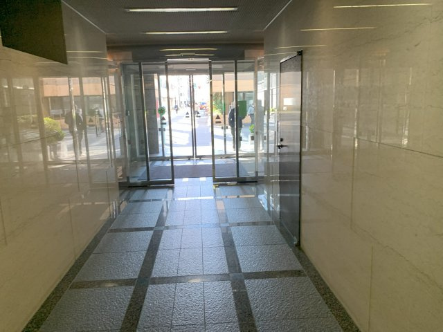 中央区日本橋堀留町１丁目の事務所のエントランス