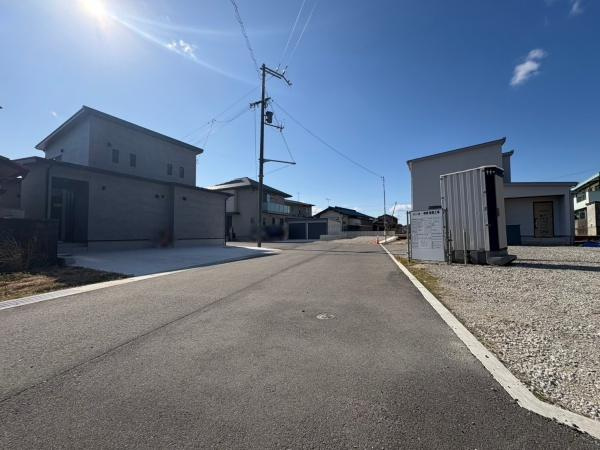 和歌山市中　中古戸建の前面道路含む現地写真