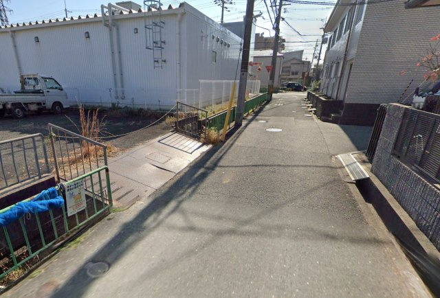 ロイヤルクオーターの周辺