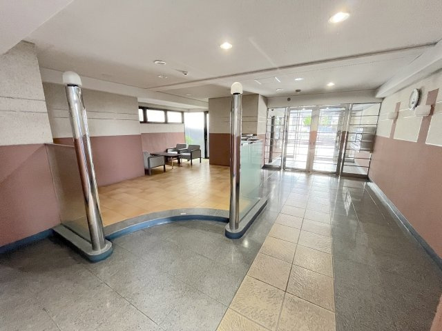 シティパル春日Ⅱのエントランス