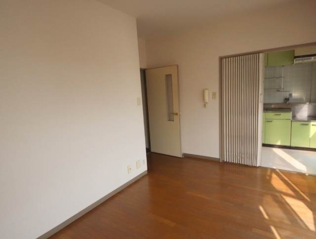 中川ビルの居間・リビング