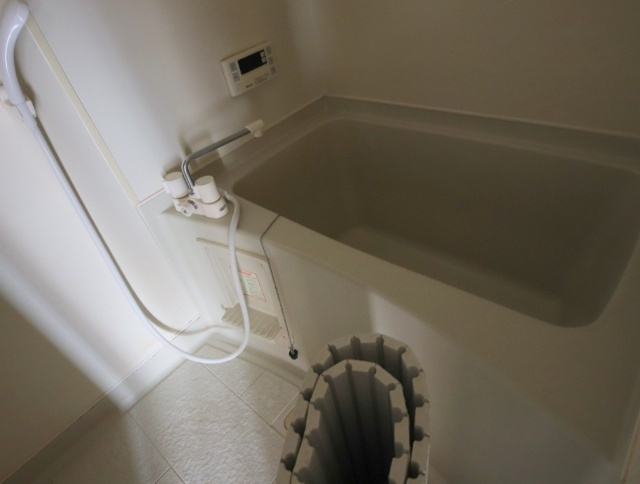 中川ビルの浴室