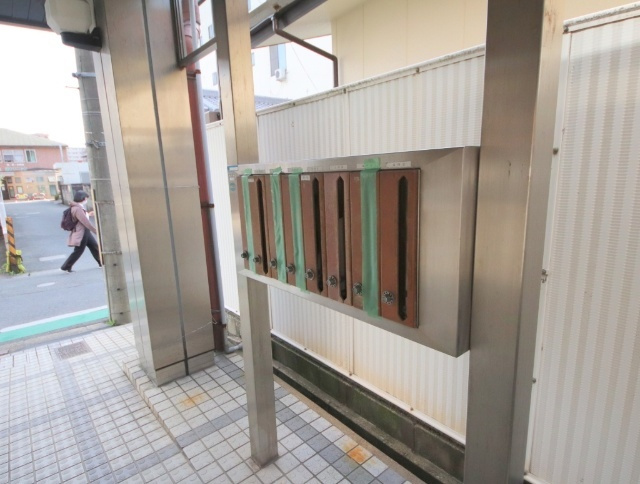 中川ビルのエントランス