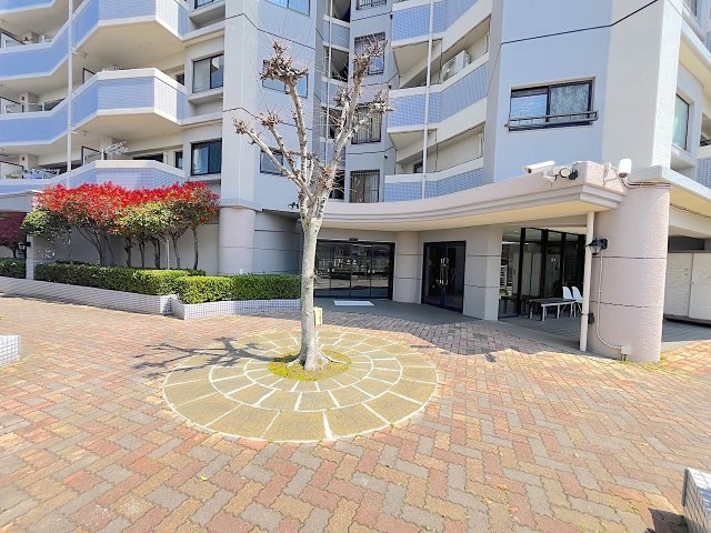 JGMエーマス和白駅前のエントランス