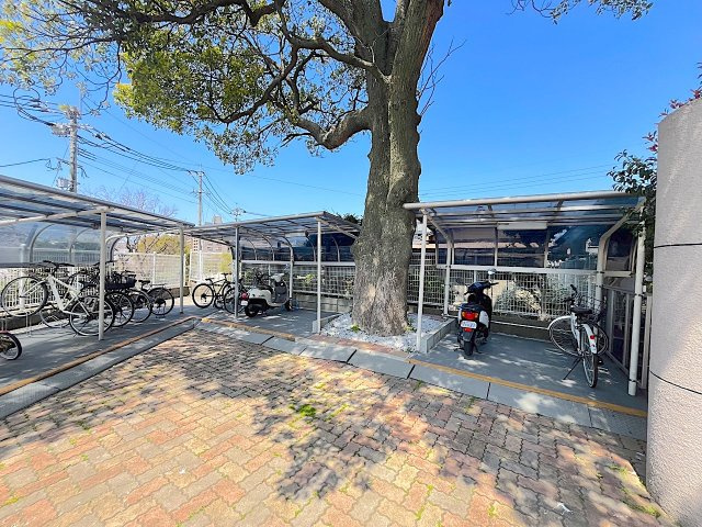 JGMエーマス和白駅前の駐輪場