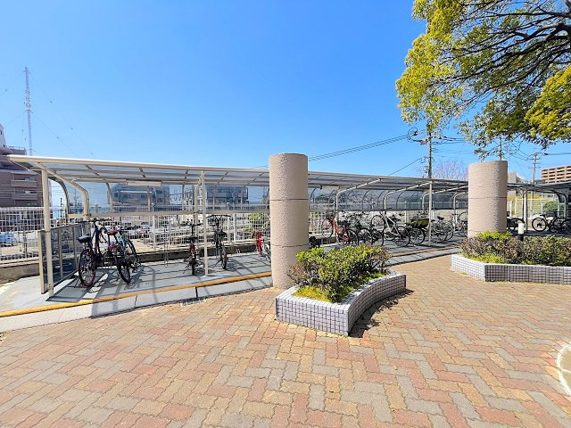 JGMエーマス和白駅前の駐輪場