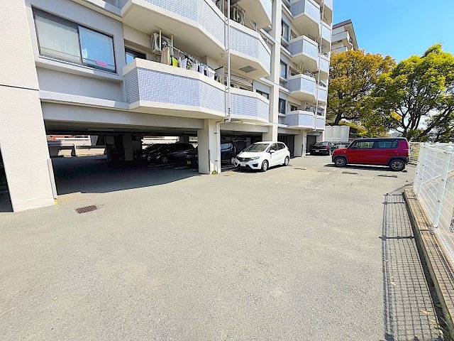 JGMエーマス和白駅前の駐車場