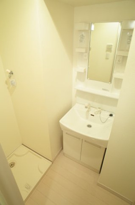 【洗面所】 | Ｇｒａｚｉａ | 洗面脱衣所はお風呂の前に。