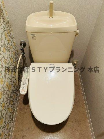 仲介手数料０円！MIKAZUKI GARDENのトイレ