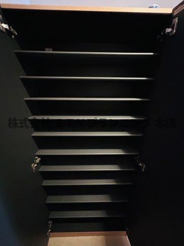 仲介手数料０円！MIKAZUKI GARDENの収納