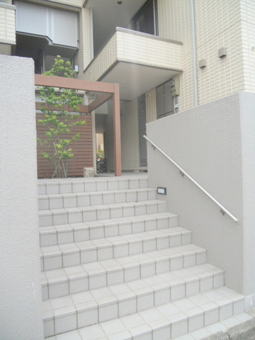横浜市緑区竹山１丁目の賃貸マンションのエントランス|エントランスアプローチ