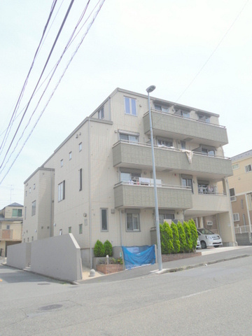 横浜市緑区竹山１丁目の賃貸マンションのエントランス