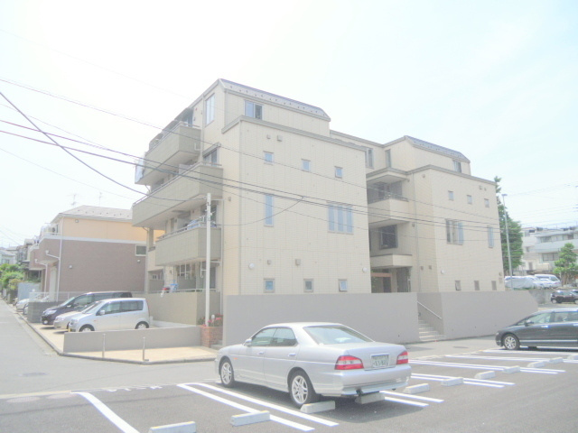 横浜市緑区竹山１丁目の賃貸マンションの外観