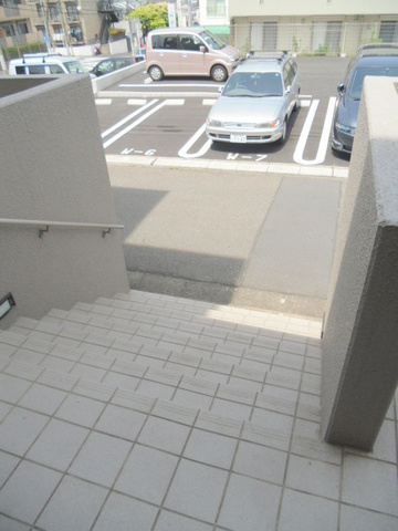 横浜市緑区竹山１丁目の賃貸マンションのエントランス