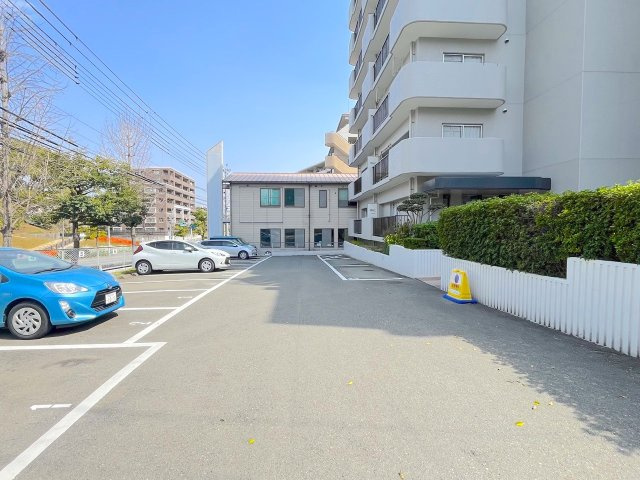 チサンマンション小笹の駐車場