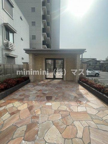 プレジオ帝塚山のエントランス