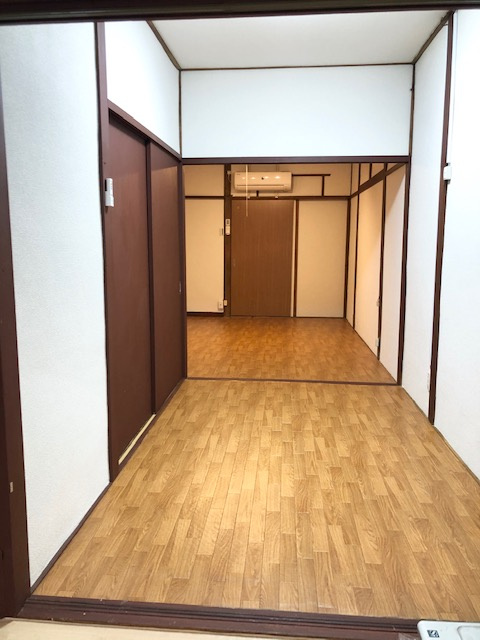 大阪府東大阪市岩田町3丁目　テラスハウスの洋室|1階　洋室3帖