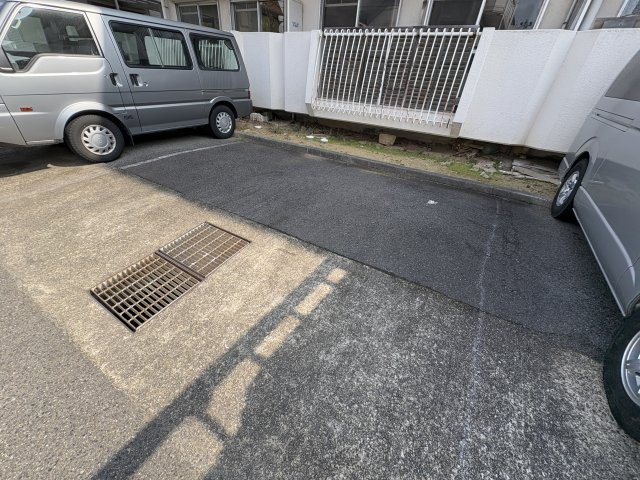 譽マンションの駐車場