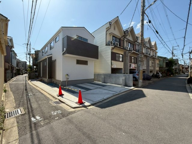 右・太秦安井辰巳町の前面道路含む現地写真