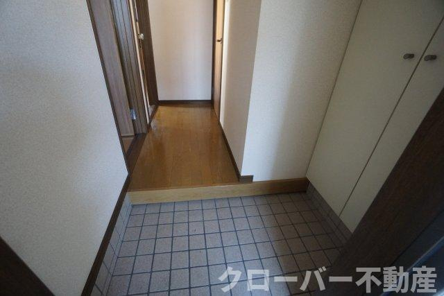 メープルシティCの玄関