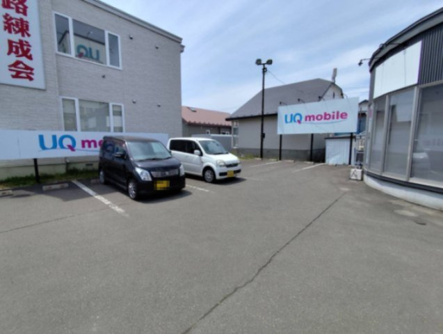 昭和中央4丁目貸店舗の駐車場