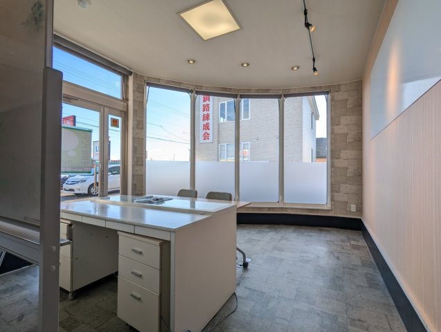 昭和中央4丁目貸店舗のロビー