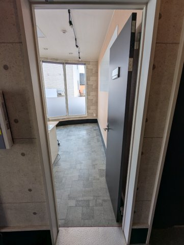 昭和中央4丁目貸店舗のエントランス