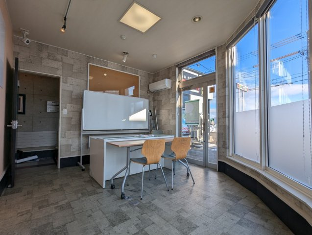 昭和中央4丁目貸店舗のロビー